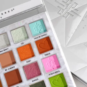 BEAUTY CREATIONS LUIS TORRES VOL 2 OVERDRESSED SHADOW PALETTE - Imagen 4