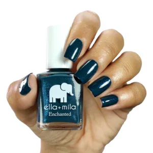 Esmalte de uñas azul oscuro Ella + Mila Enchanted 13.3ml.