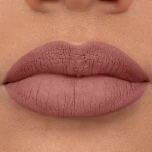 ESSENCE 8H MATTE LIQUID LIPSTICK 02 SILKY HAZELNUT 2.5ml - Imagen 2