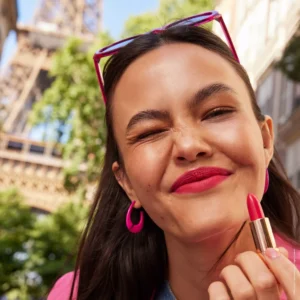 ESSENCE EMILY IN PARIS MATTE LIPSTICK 01 3.2g - Imagen 2