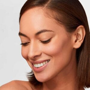 Estée Lauder Base de maquillaje Líquida Double Wear Stay-in-Place Mate SPF 10 3N2 Wheat 30ml - Imagen 3
