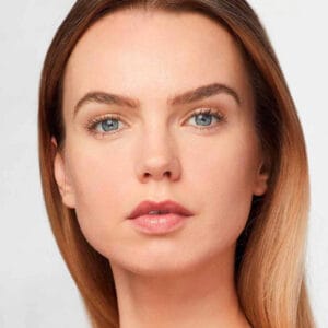 Estée Lauder Base de maquillaje Líquida Double Wear Stay-in-Place Mate SPF 10 2W1 Dawn 30ml - Imagen 3