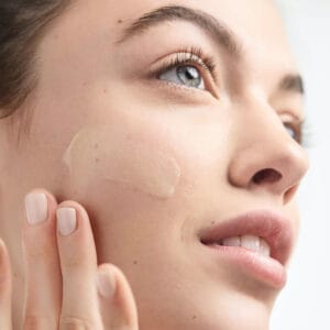 Clinique Crema Humectante Dramatically Different™ 125ml - Imagen 4