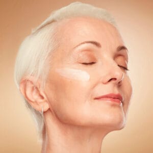 Estée Lauder Crema Tratamiento antiedad Revitalizing Supreme+ Moisturizer Youth Power 50ml - Imagen 4