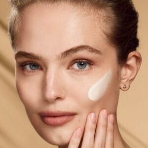 Estée Lauder Crema Tratamiento antiedad Revitalizing Supreme+ Moisturizer Youth Power 15ml - Imagen 3