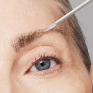 Estée Lauder Suero nocturno para pestañas y cejas Revitalizante Turbo Lash Night 01 Black 6ml - Imagen 4