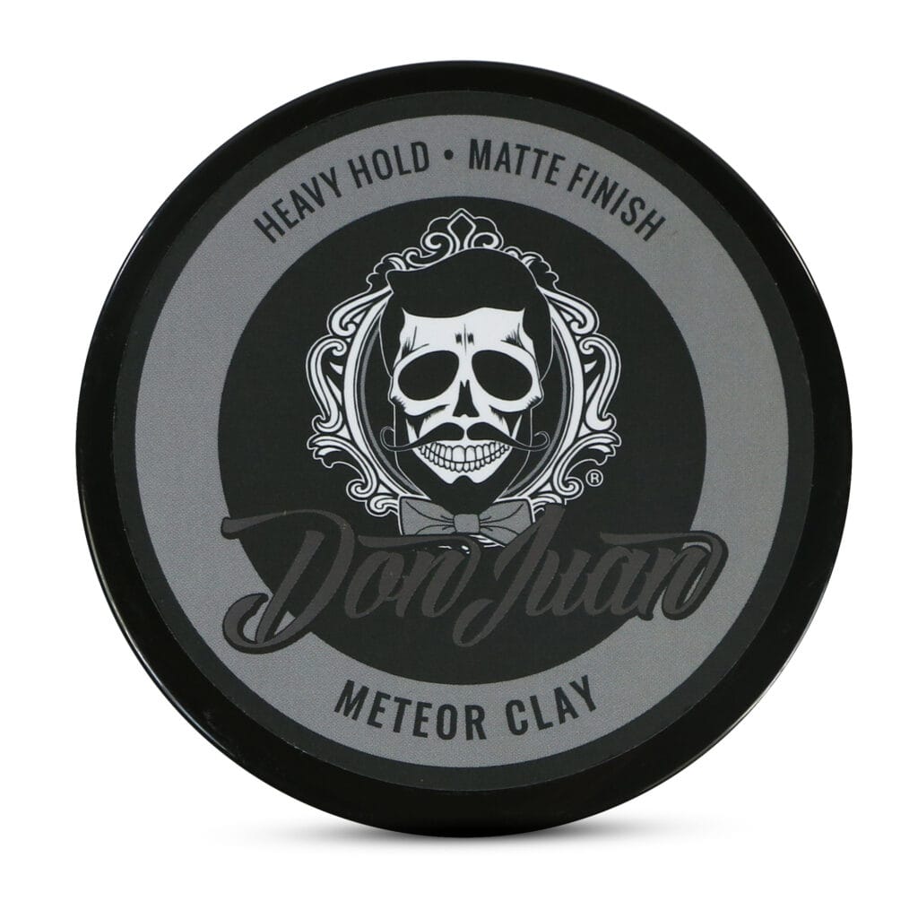 Cera de peinado DON JUAN METEOR CLAY con acabado mate y fuerte.